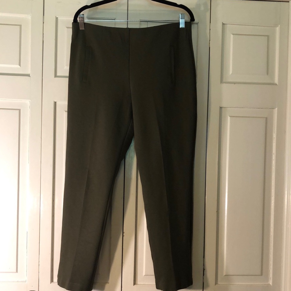 Chico’s Army Green Pull On Ankle pant SZ 1.5 Chico Sz SZ 12/14
